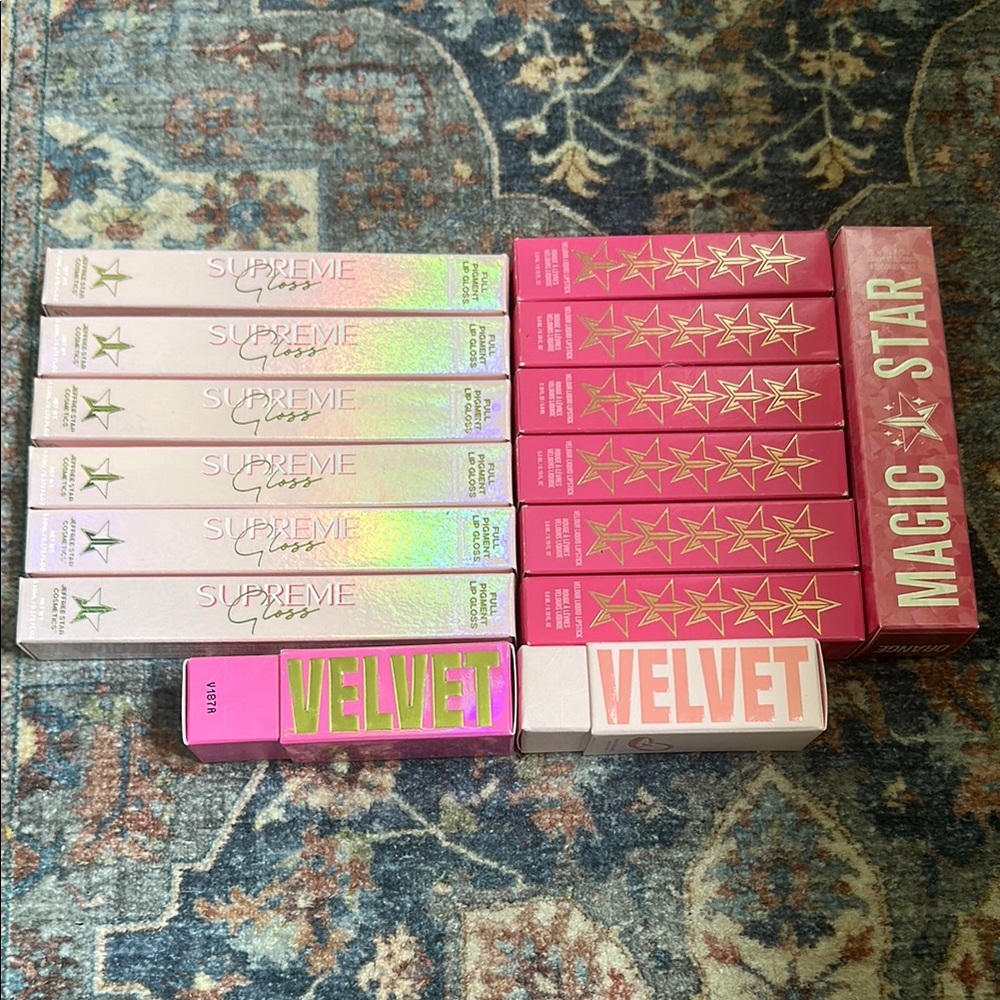 Jeffree Star Pink and Gold Lip Balm Gloss